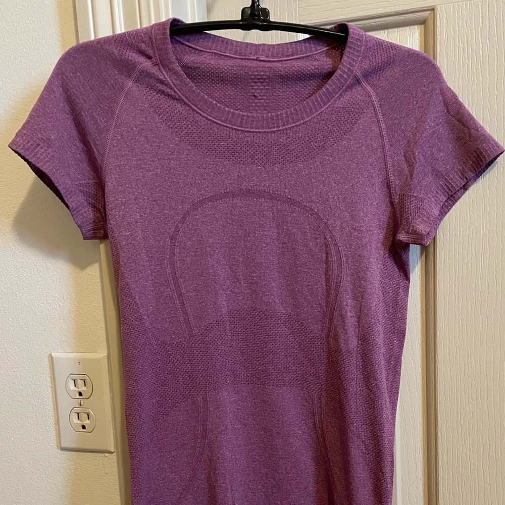 LULULEMON SWIFTLY TECH SHORT SLEEVE SIZE 4